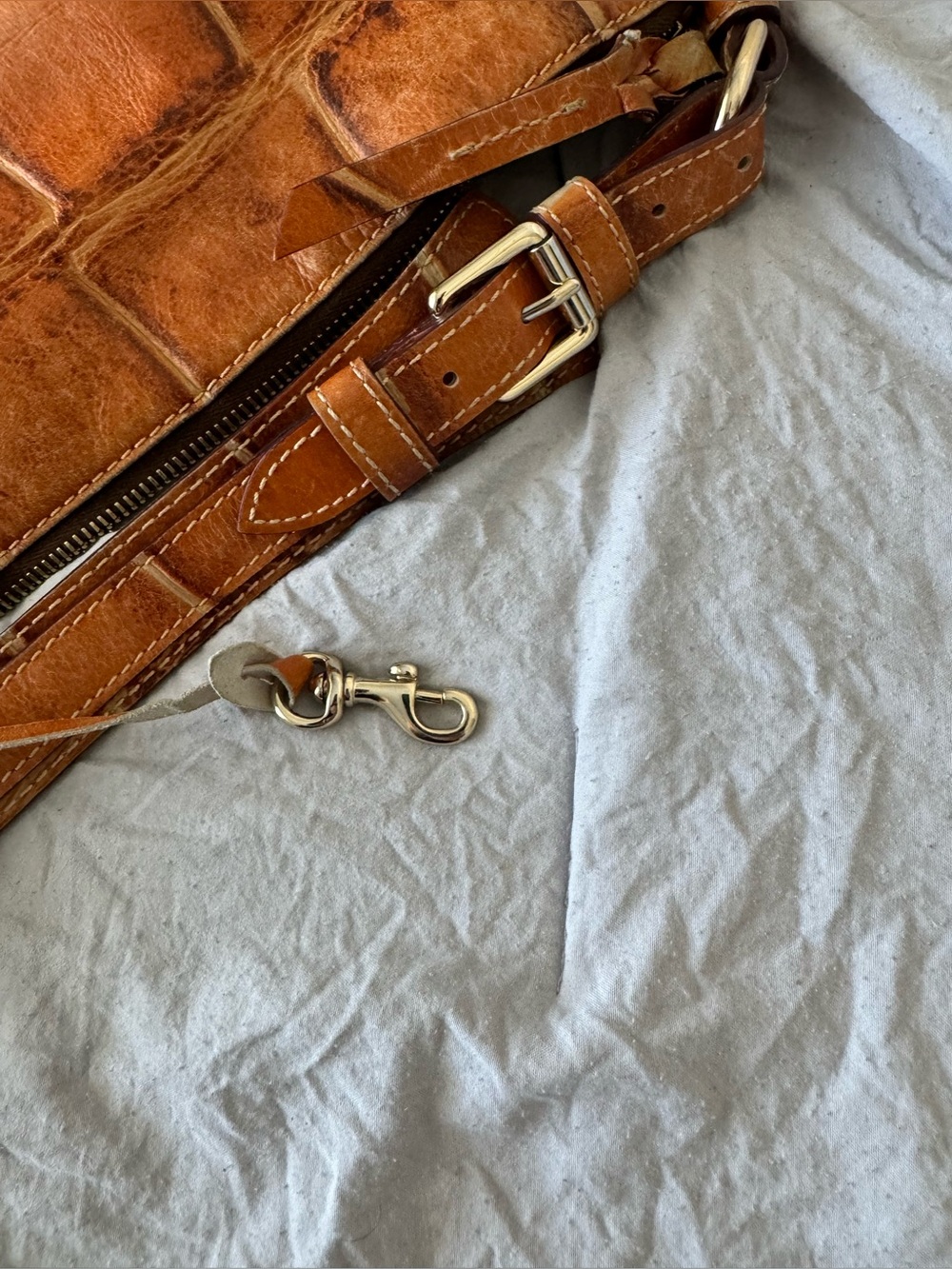 Vintage Dooney and Burke Croc-Embossed Leather Shoulder Bag - Picture 4 of 5